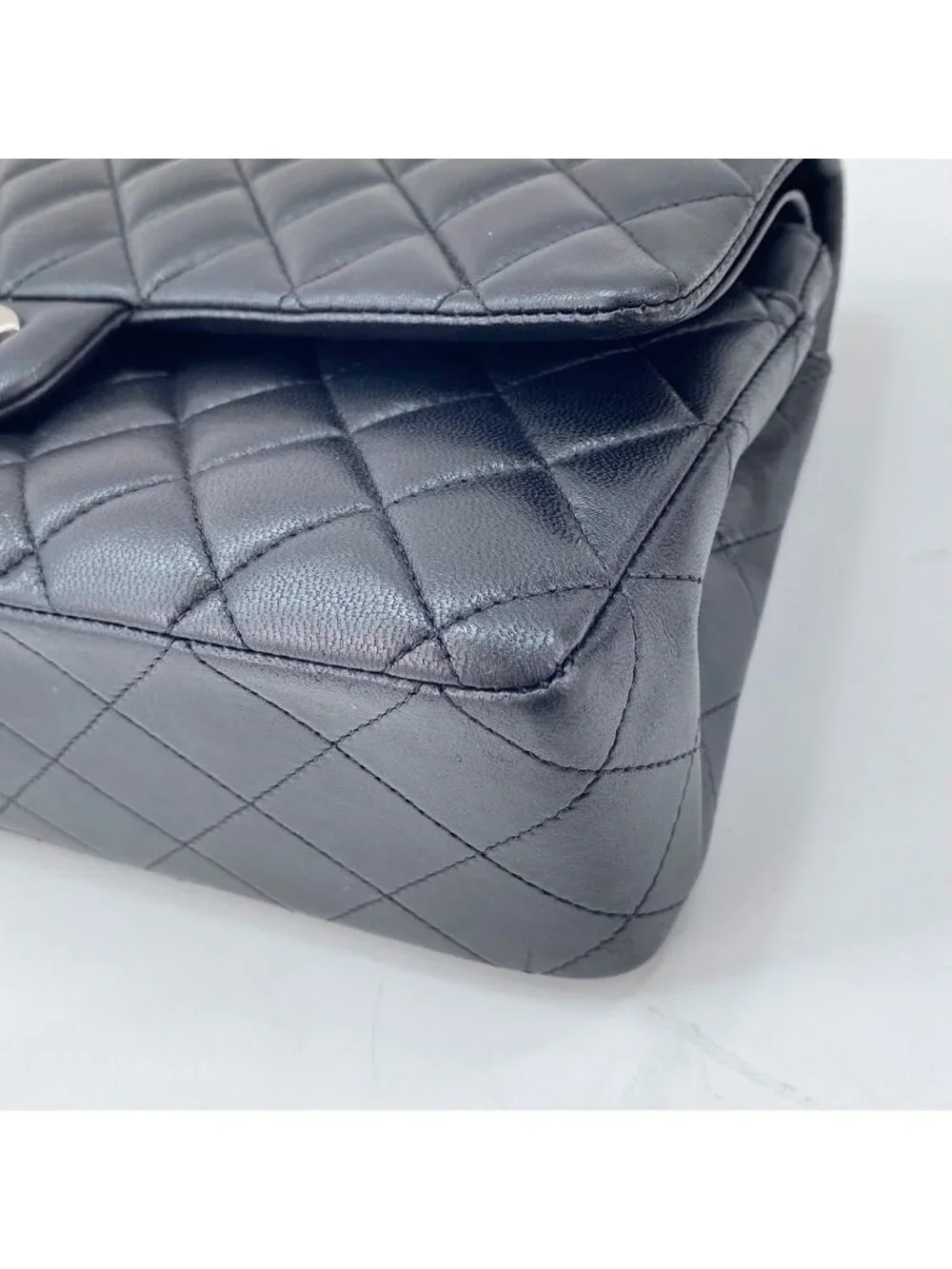 Chanel Shoulder Bag Quilted 25